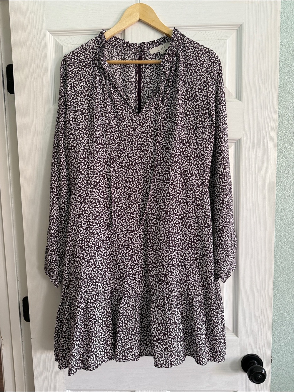 Women's Purple and White Floral V-Neck Dress